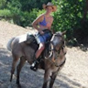 Meet your Posher, Kayla